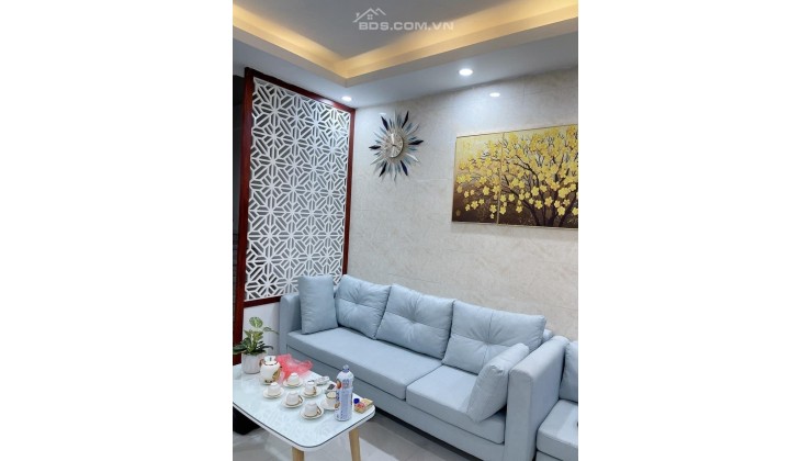 Bán nhà Dương Quảng Hàm 40m2, 5 tầng, mt 4m, 4.4 tỷ